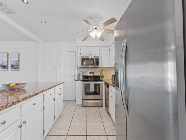 Discover a Great Retreat in Cape Coral - 3 Bedroom Home with Private Pool